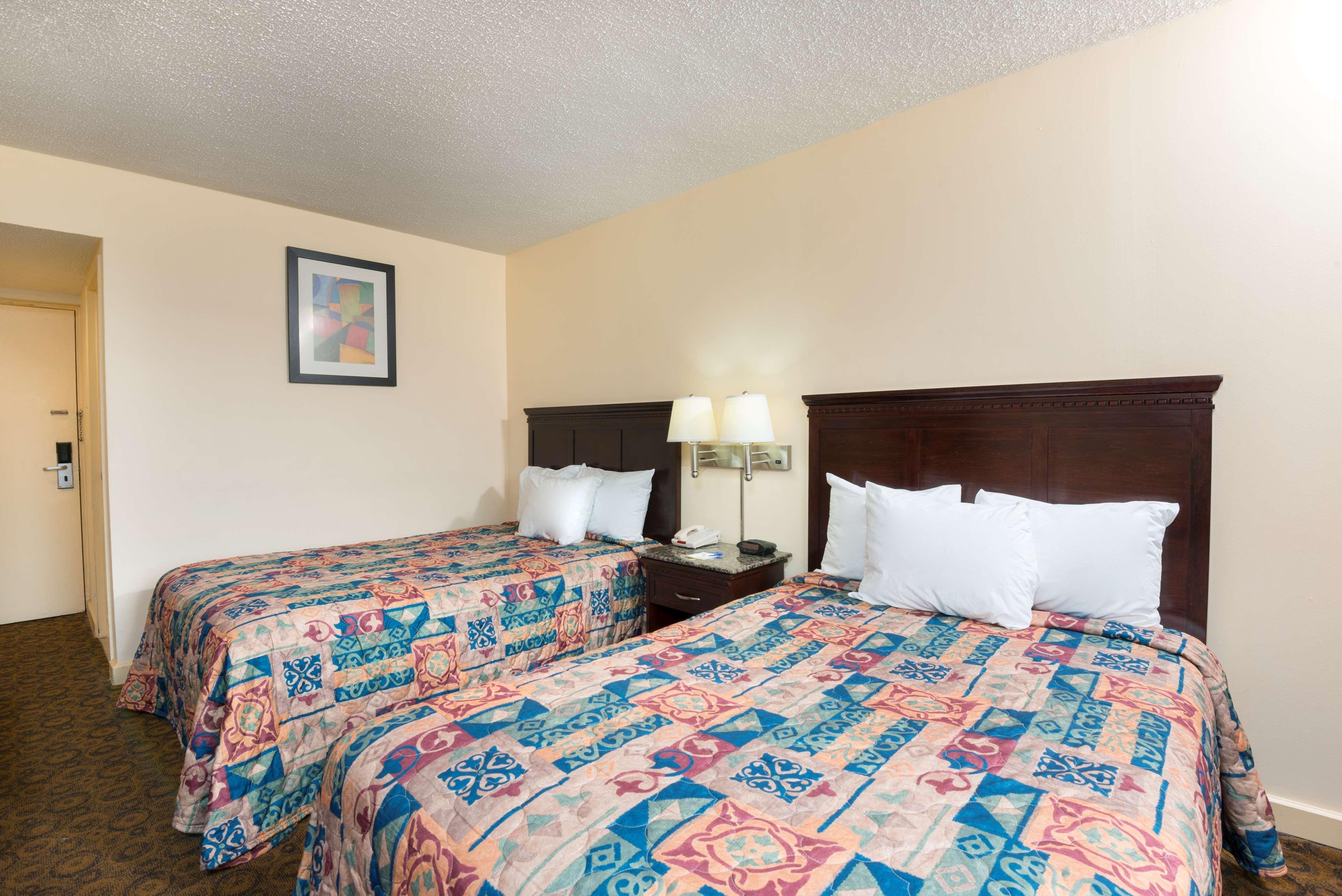 Rodeway Inn Philadelphia Exterior photo