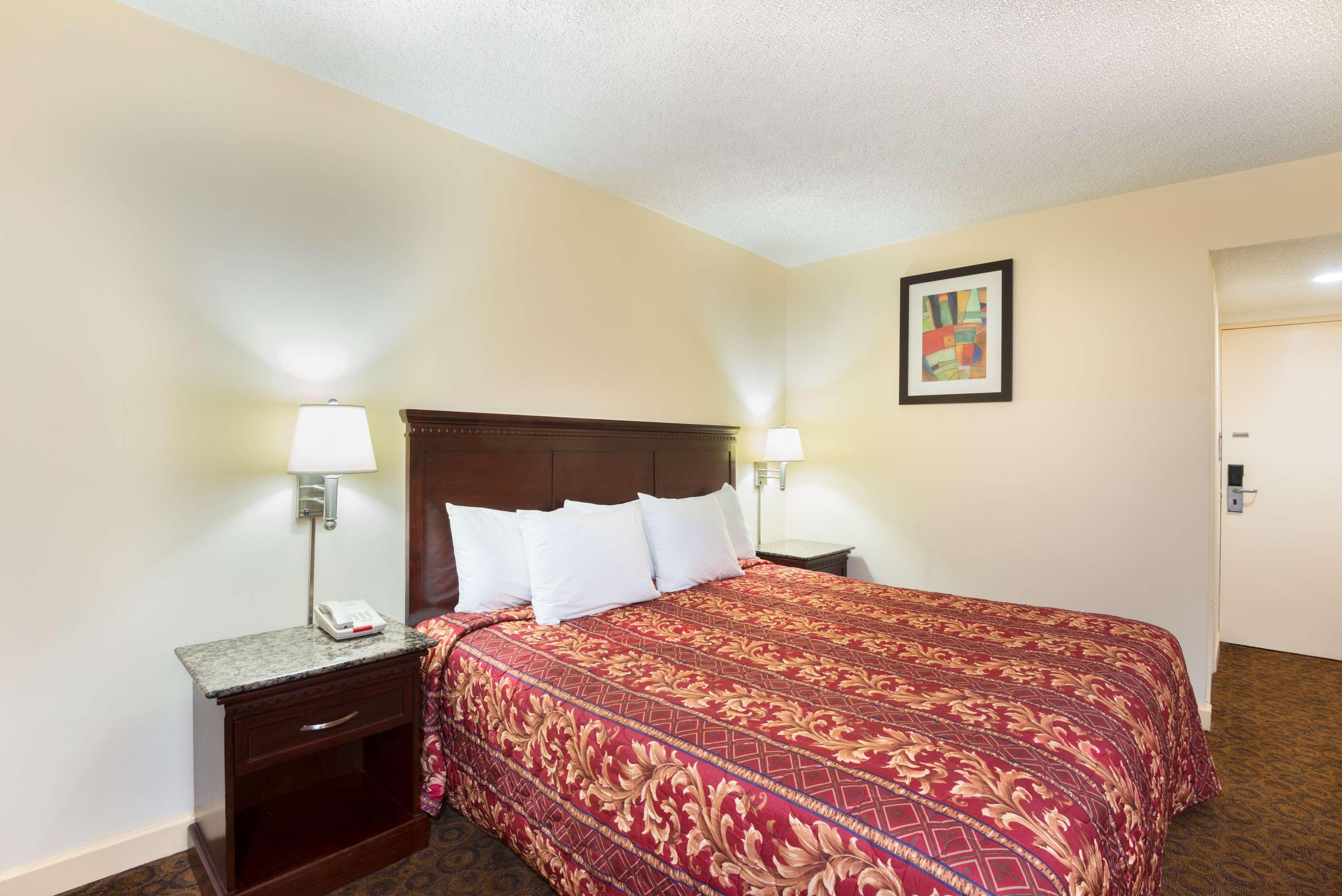 Rodeway Inn Philadelphia Exterior photo