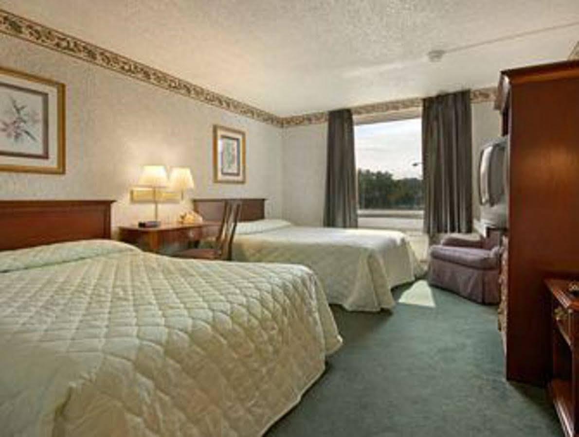 Rodeway Inn Philadelphia Room photo